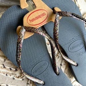 NWT- Havaianas GLITTER SLIM